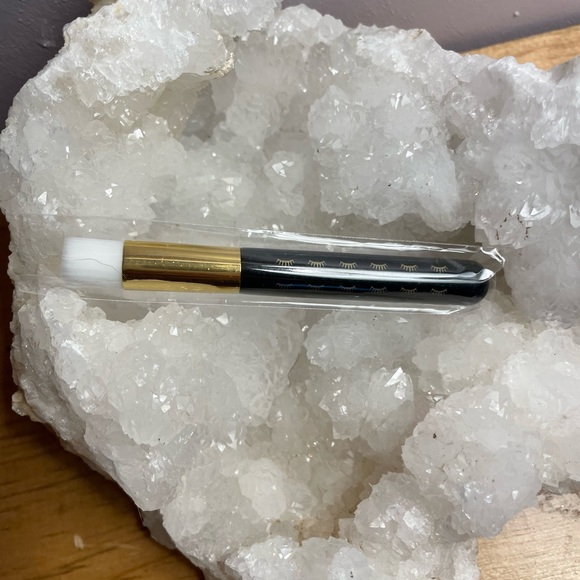 New In Box Bella Lash Cleanser Kit - Picture 4 of 6